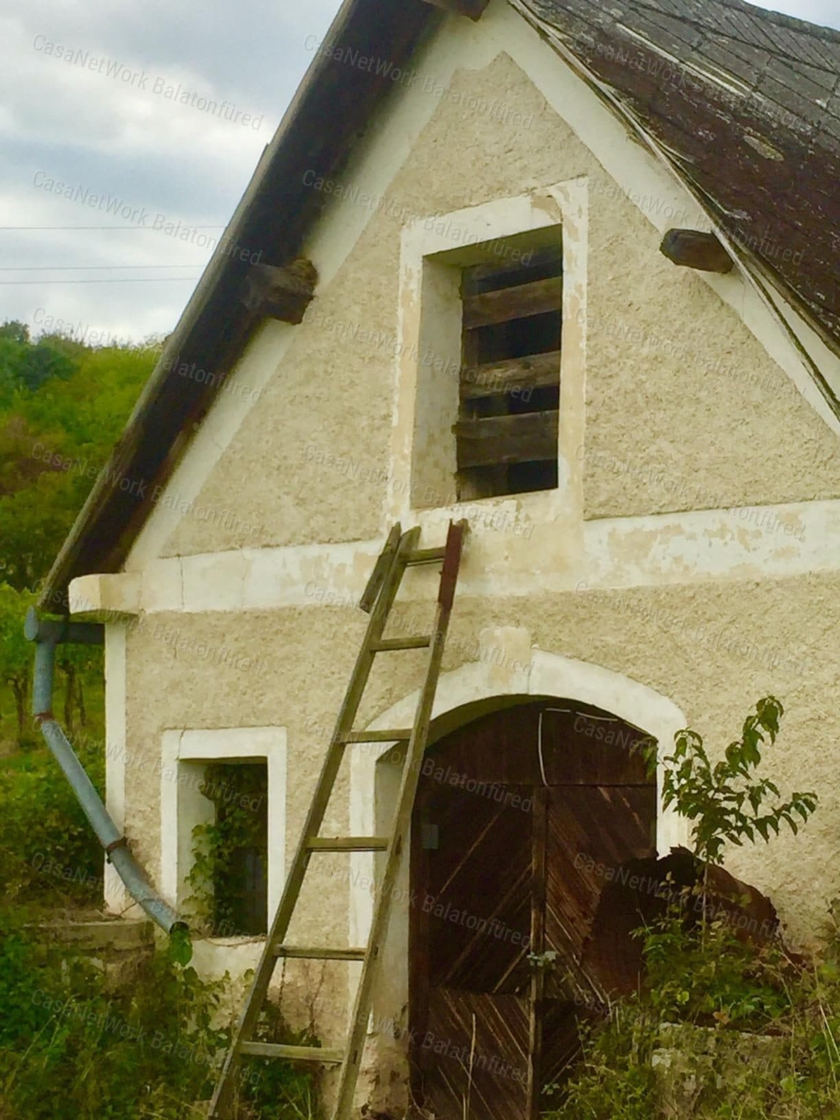 Teilpanoramischer Weinkeller mit Kelterhaus - Kleingarten in Pécsely
